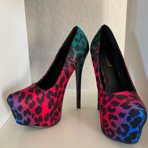 Shoe dazzle Cheetah Rainbow Print Platform Heels